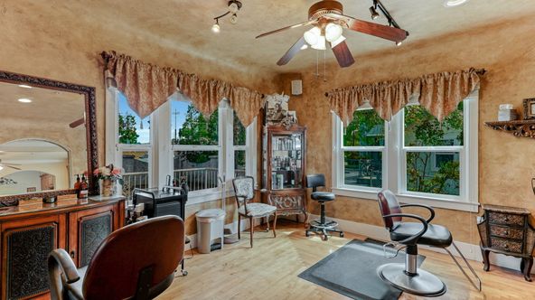 Standalone Commercial Cottage: 2437 Old Eureka Way, Redding, CA 96001